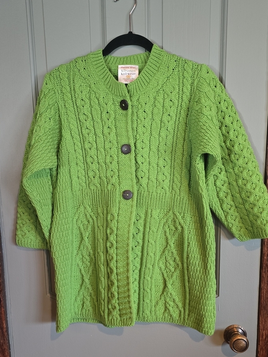 Kilronan Knitwear Sweaters - Merino WOOL.   Cable-Knit Button Cardigan Sweater in Lime Green. Size 8